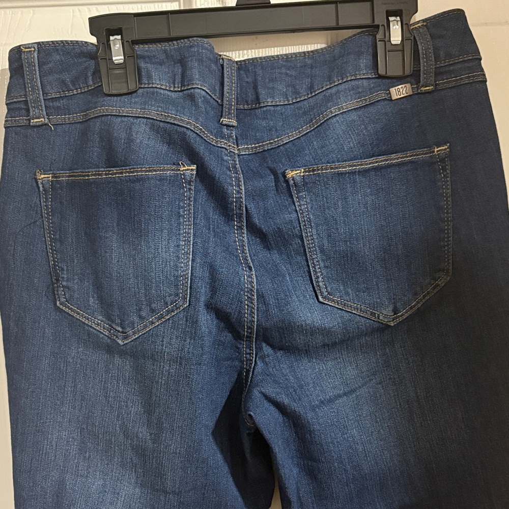 1822 Denim Dark Blue Capris - Picture 5 of 10